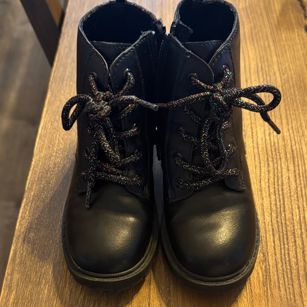 Old Navy Kids Black Lace-Up Boots